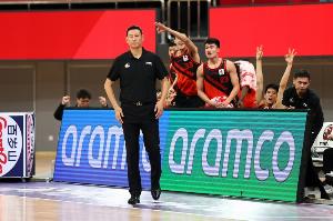 记者:李楠再执教北京男篮,任主帅领队夺冠北京队征CBA