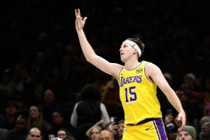 落选秀实现逆袭！薪资专家预测：里夫斯下赛季NBA后卫薪资排名将达第16位！