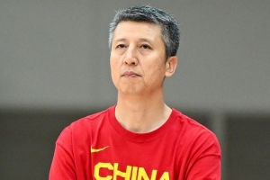 男篮世界杯预选赛集训会议举行 郭士强强调晋级形势紧张，年轻球员需勇于挑战