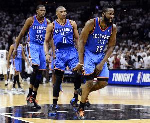 KD:雷霆三少时代迅速崛起,管理层未能同步调整,欲维持竞争力需加大投入