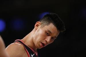 林书豪：为留尼克斯，曾与经纪人协商，请求火箭降低合同报价