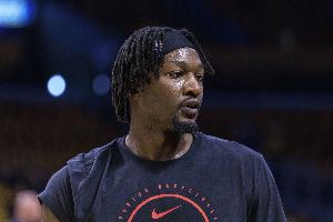 场均得分3+2+1，名记称火箭欲通过交易摆脱芬尼-史密斯3年4000万合同