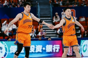 上海上次夺冠时期况如何？金金：篮球不知为何物 李弘权：尚在哺乳中