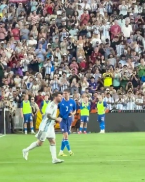 山呼海啸！ESPN公布现场片段：梅西替补出场引球迷热烈欢呼