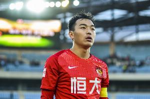 冯潇霆透露:亚冠决赛前夕,他深夜与郜林、曾诚一同玩英雄联盟至凌晨3点
