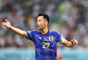 吉田麻也表示随国家队赴美加墨感到非常高兴，将把接力棒交给年轻一代