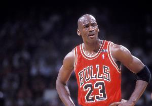1991年今日：乔丹狂砍30分4篮板10助攻5抢断2盖帽，夺得NBA生涯首冠
