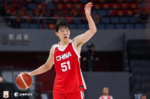 杨瀚森连番得分！记者：日本终于目睹NBA首轮新秀内线实力
