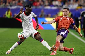 坎迪感叹抽到海地球衣不幸,罗伯逊:毫不意外 我们防范他们做得很好