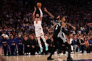 NBA彩经：守护主场，赢得关键战！尼克斯击败马刺，锁定赛点